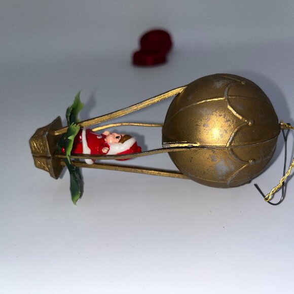 Vintage Pixie Elf Santa's Helper Hot Air Balloon Ornament Kitsch Holly Berry Elf - Picture 13 of 16